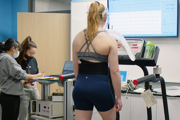 student doing a treadmill oxygen assessment